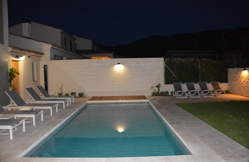 Malaucene Villa | Amplio apartamento con un estilo moderno provenzal, a los pies de la montaña calva
