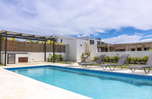 Los Brazos Villa | Spacious Villa in prestigious private development