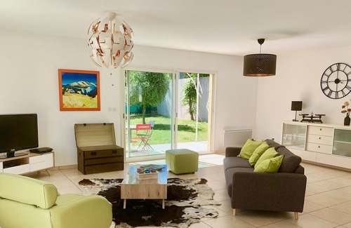 Croix-d'Argent Casa | Amplia villa con jardín en Montpellier!