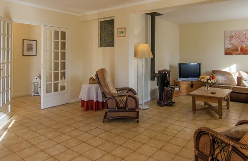Masclat Villa | Acogedora villa en Masclat Francia con jardín privado