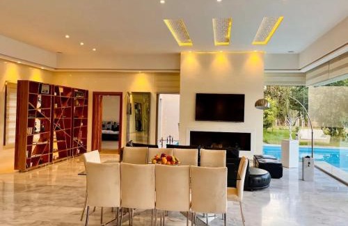 El Aggada Villa | Spacious Villa with Mountain Views - 550 m²