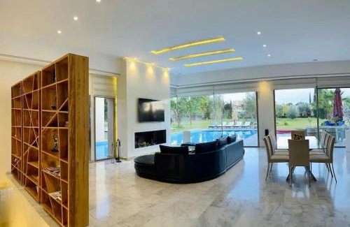 El Aggada Villa | Spacious Villa with Mountain Views - 550 m²