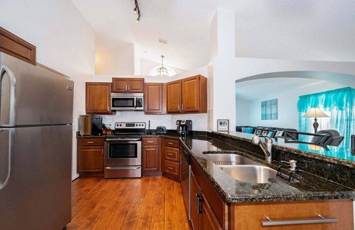 Crescent Lakes Casa | Spacious Villa with Pool, Spa and Incredible lake views