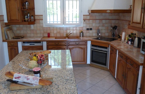 Verzeille Villa | Villa espaciosa con piscina climatizada con vista a viñedos