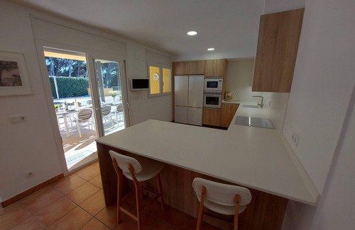 L'Escala Villa | Amplia villa con piscina privada, a un paso de las playas de San Martí.