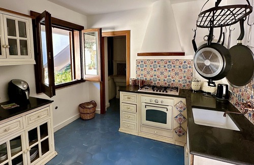 Scopello Villa | Amplia villa con piscina