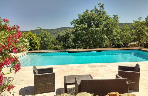 Cabasse Villa | Amplia villa con piscina en el corazón de la Provenza