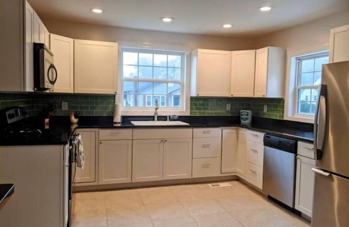 Dunlap Casa | Spacious vintage home with fireplace