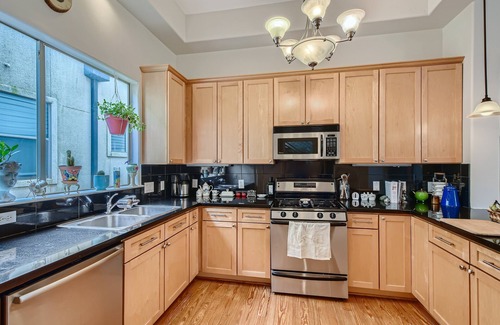 Montrose Casa | Spacious Vintage Townhome in The Heart of Houston!