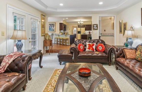 Northwest Casa | Spacious Virginia Beach Retreat w/ Outdoor Dining!