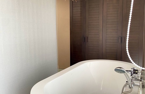 Phuong 8 Apartamento | Spacious Apartment with Bathtub
