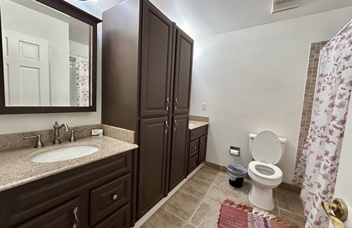 Las Vegas Casa | Spacious w/ pool, Volleyball, & more! 12 guests