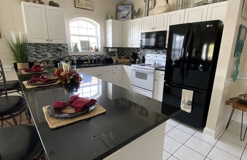 Socastee Condominio | Spacious Waterfront Condo in Myrtle Beach Overlooking the Waterway & Golf Course