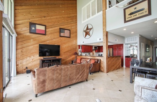 April Sound Condominio | Amplio condominio waterfronont en el lago Conroe