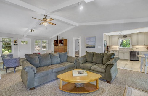 Goodview Casa | Spacious waterfront house w/deck, fire pit & grill, dog-friendly