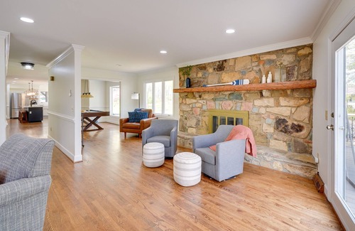 Leasburg Casa | Spacious Waterfront Hyco Lake Retreat w/ Dock!