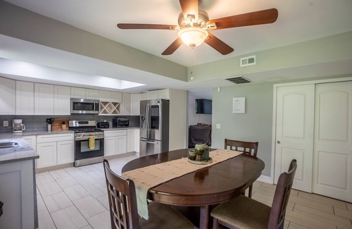 Temple Crest Casa | ☆Spacious Waterfront Oasis☆ Private Dock & Balcony