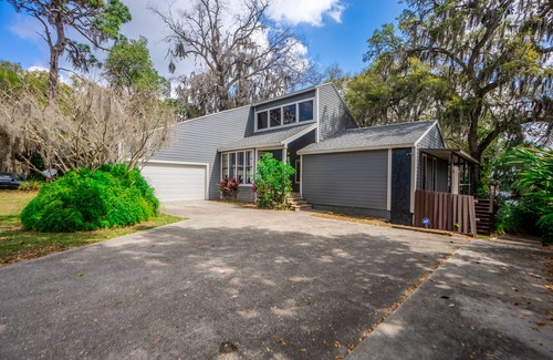 Temple Crest Casa | ☆Spacious Waterfront Oasis☆ Private Dock & Balcony