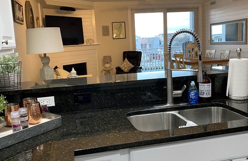 Ocean City Condominio | "Nuevo" Blue Haven, Inlet, Bay, Boardwalk, Beach Family -Friendly condo