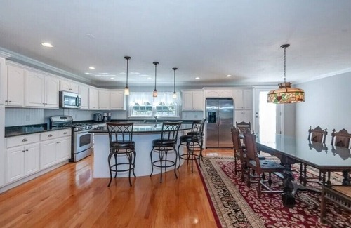 Buzzards Bay Casa | Spacious Coastal Getaway with Stunning Waterviews 4-bed home in Buzzards Bay