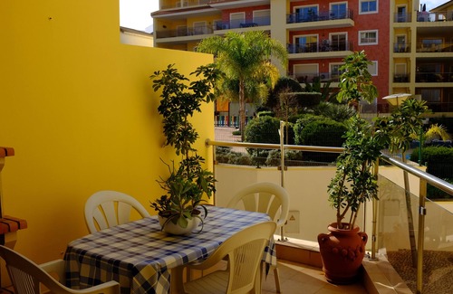 Lagos Apartamento | Amplio apartamento bien equipado - dos balcones soleados - excelente ubicación