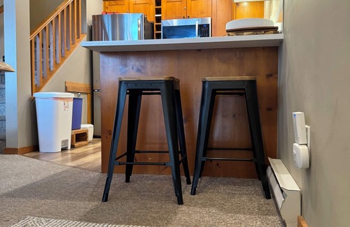 Whistler Cay Heights Casa | Spacious Whistler Townhome – Walk to Lifts!