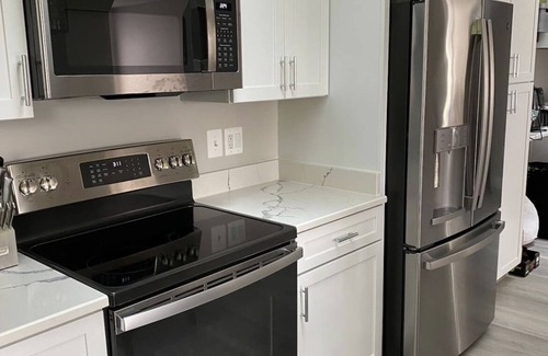 Round Hill Apartamento | Spacious Whole Garage Apartment with Blue Ridge Views