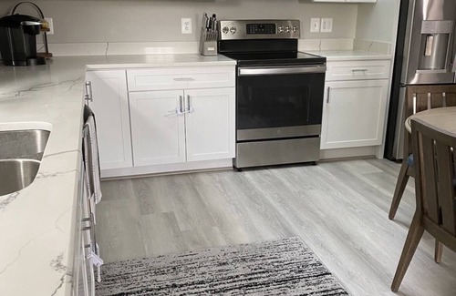 Round Hill Apartamento | Spacious Whole Garage Apartment with Blue Ridge Views