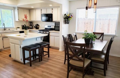 Oceano Casa | Spacious Whole Residence w/ Bikes--Close to Beach!