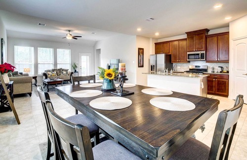 Willis Casa | Spacious Willis Home - Pets Welcome!