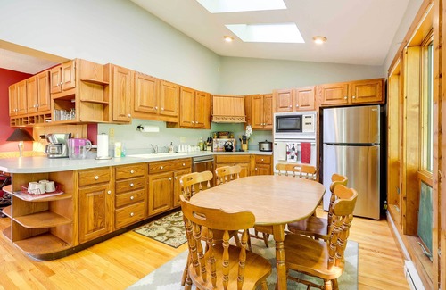 Woodbury Casa | Spacious Woodbury Home w/ Pool + Hot Tub!