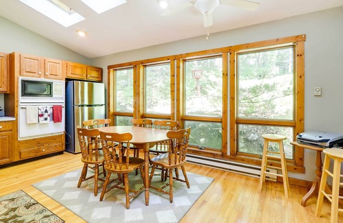 Woodbury Casa | Spacious Woodbury Home w/ Pool + Hot Tub!