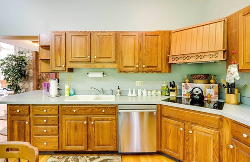 Woodbury Casa | Spacious Woodbury Home w/ Pool + Hot Tub!