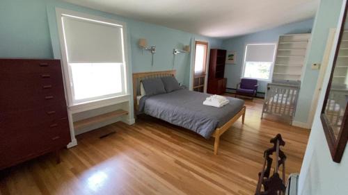 Woods Hole Casa | Spacious Woods Hole Beach Retreat