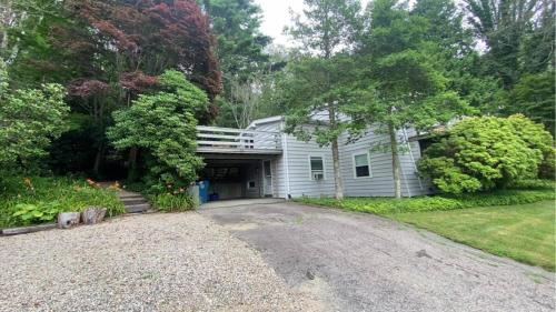 Woods Hole Casa | Spacious Woods Hole Beach Retreat