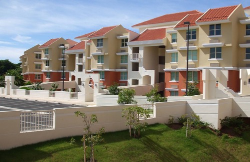 Borinquen Condominio | España reúne el U. S. en 'Puerta del Mar' ... No se requiere pasaporte !!!