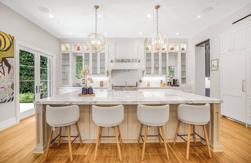 Beverly Hills Casa | Spalding BH Mansion: Spanish Charm Meets Modern Luxury w/ Theater, Pool & Spa