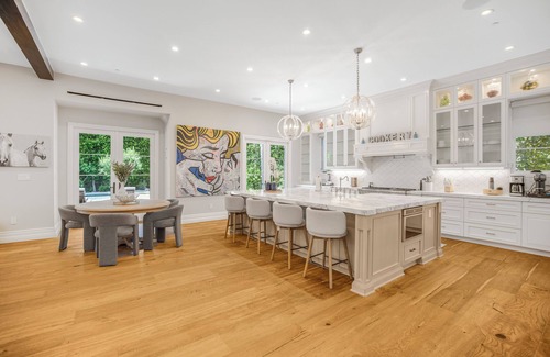 Beverly Hills Casa | Spalding BH Mansion: Spanish Charm Meets Modern Luxury w/ Theater, Pool & Spa