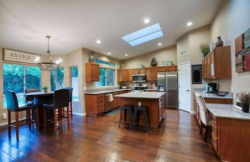 Paradise Park Vista Casa | Spanish Bella Summary