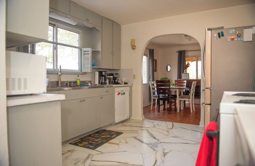 Nob Hill Casa | Spanish Charm in Nob Hill Rooftop Views Secret Master Suite