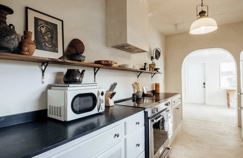 Croissant Park Casa | Spanish Home w/ Designer Decor – Near Las Olas