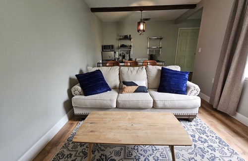 San Antonio Casa | Spanish-inspired hidden gem, cozy and quiet 2-bedroom.