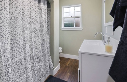 Tulare Casa | Spanish Revival Tulare near the Sequoias| next to HWY99