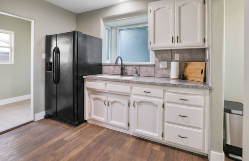 Tulare Casa | Spanish Revival Tulare near the Sequoias| next to HWY99