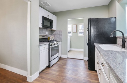 Tulare Casa | Spanish Revival Tulare near the Sequoias| next to HWY99