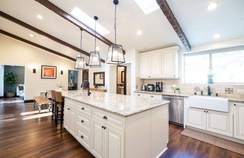 Toluca Lake Casa | Spanish Villa Heated Pool/Jacuzzi/Pingpong/Mini-golf