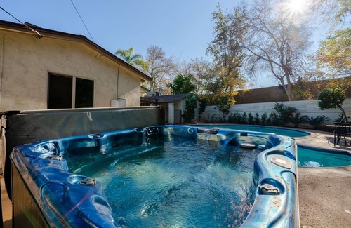 Toluca Lake Casa | Spanish Villa Heated Pool/Jacuzzi/Pingpong/Mini-golf