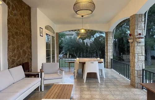 L'Eliana Chalet De Esquí | Spanish villa with guest house & pool house in Valencia area
