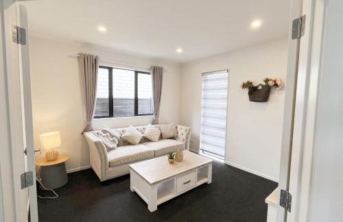 Cambridge Casa | Spanking new park view retreat