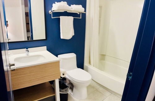 Springfield Hotel | Gateway Inn & Suites